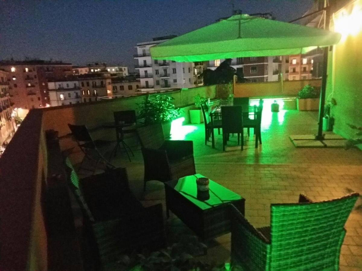 Tuanis Hotel Napoli Bagian luar foto