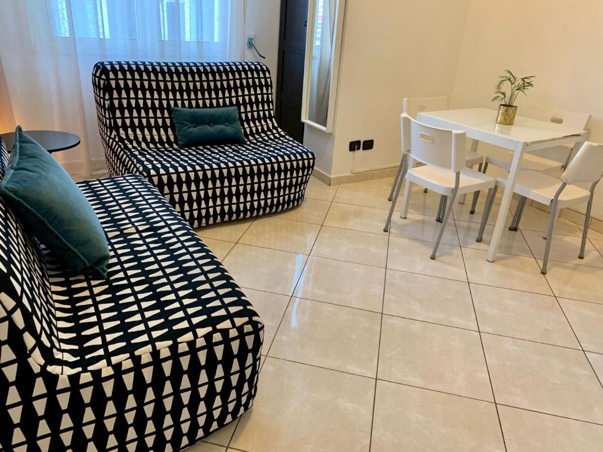 Tuanis Hotel Napoli Bagian luar foto