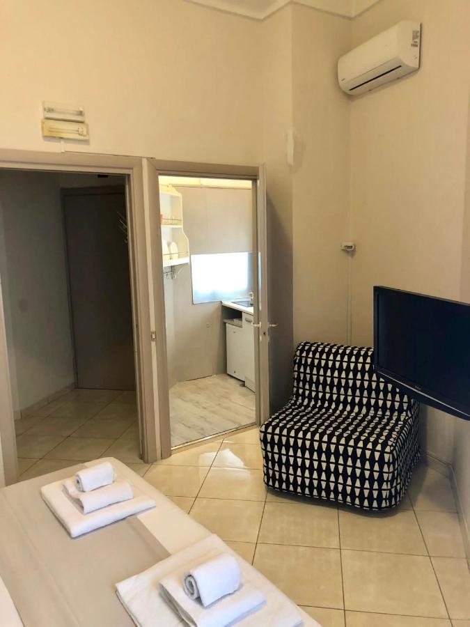 Tuanis Hotel Napoli Bagian luar foto