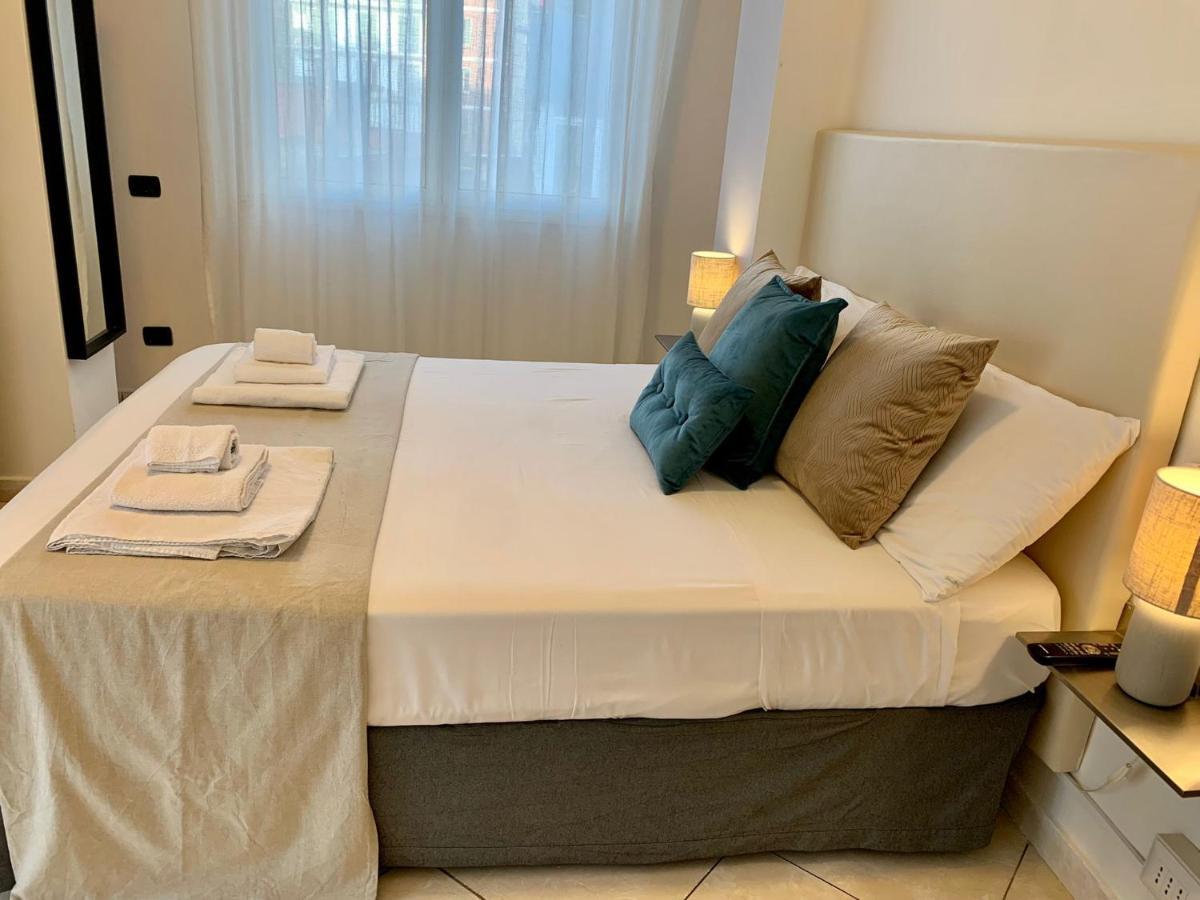 Tuanis Hotel Napoli Bagian luar foto