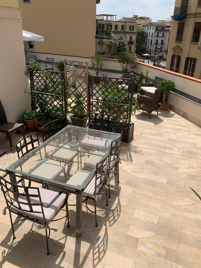 Tuanis Hotel Napoli Bagian luar foto