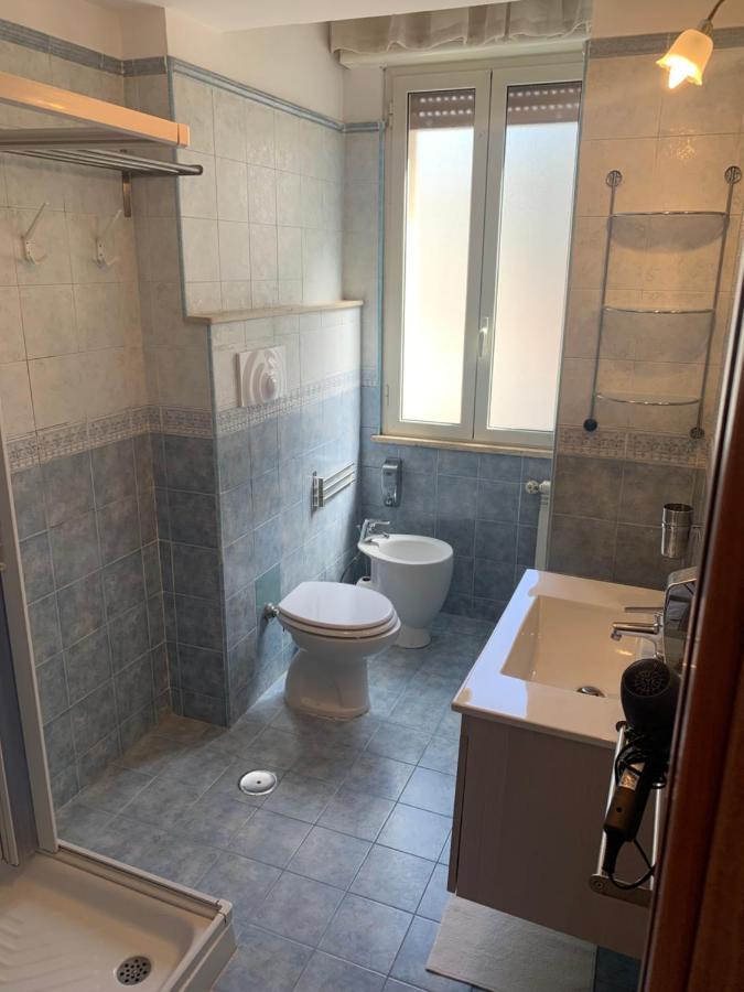 Tuanis Hotel Napoli Bagian luar foto