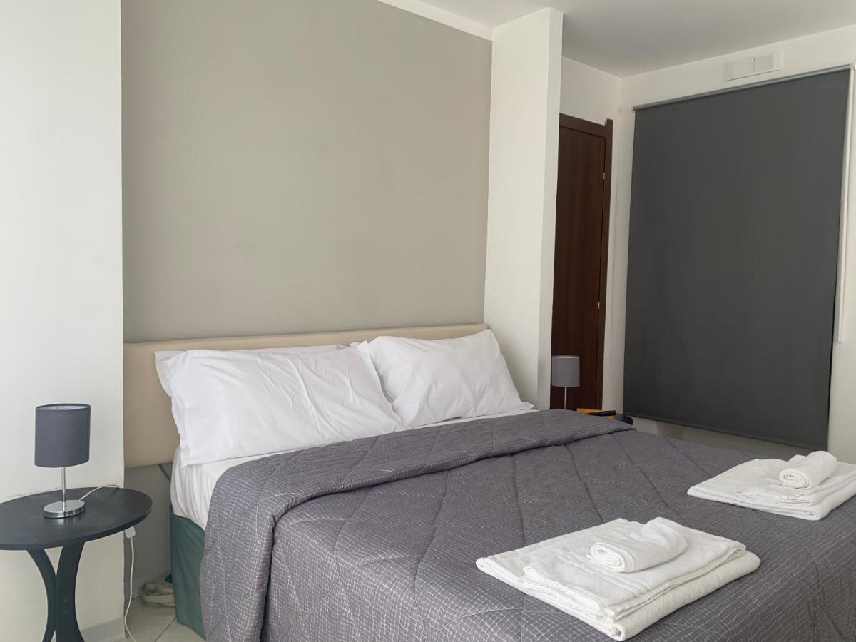 Tuanis Hotel Napoli Bagian luar foto