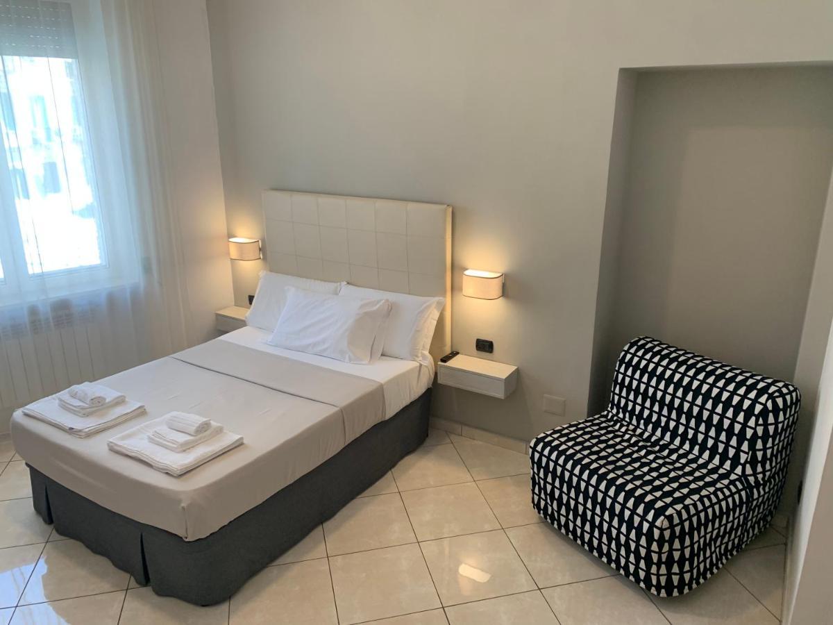 Tuanis Hotel Napoli Bagian luar foto