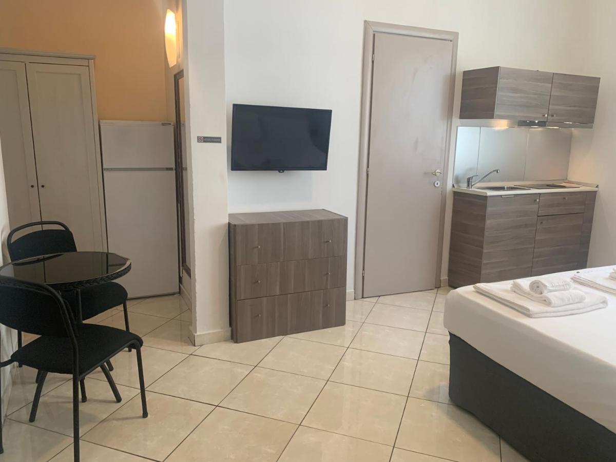 Tuanis Hotel Napoli Bagian luar foto