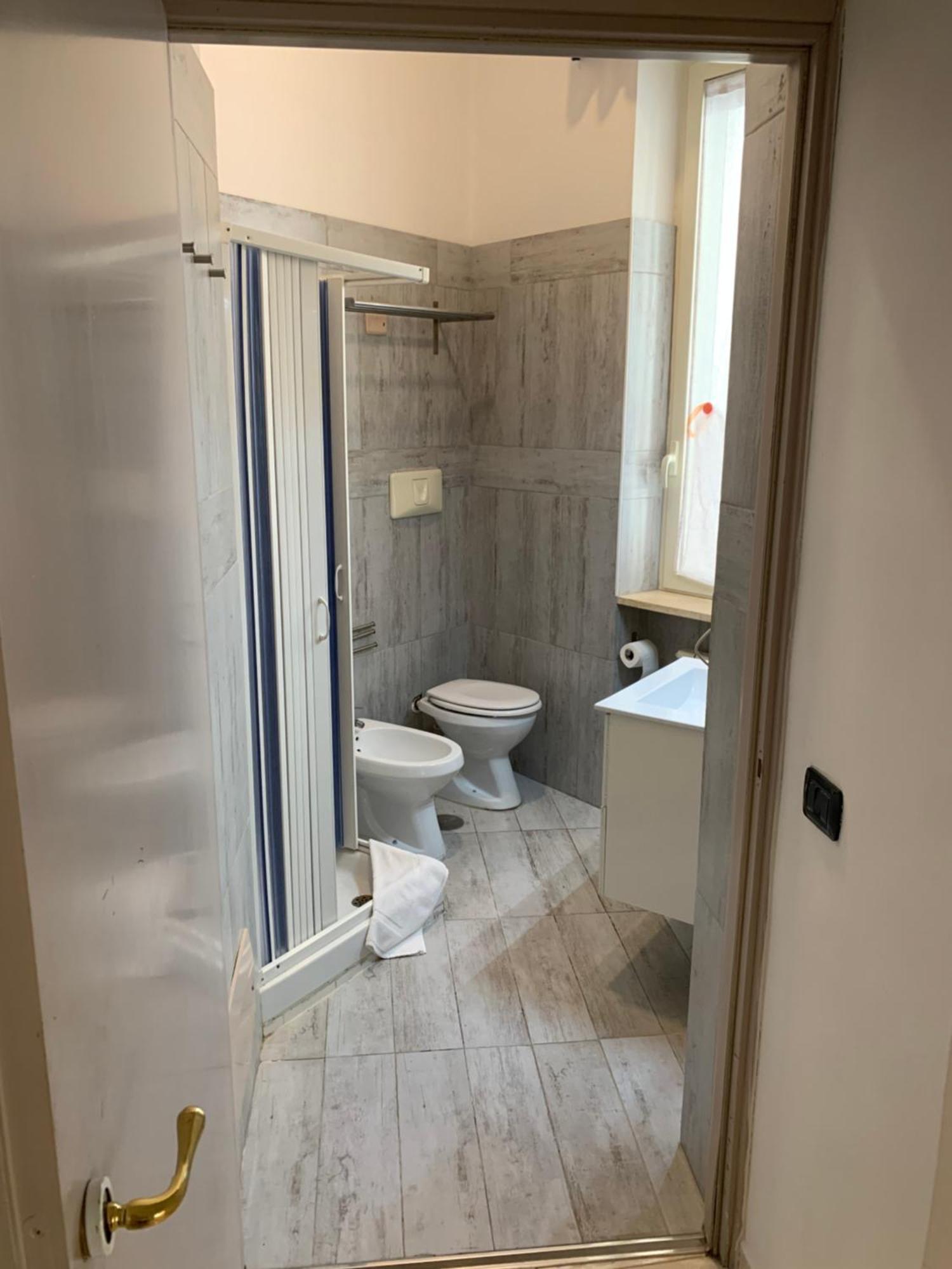 Tuanis Hotel Napoli Bagian luar foto