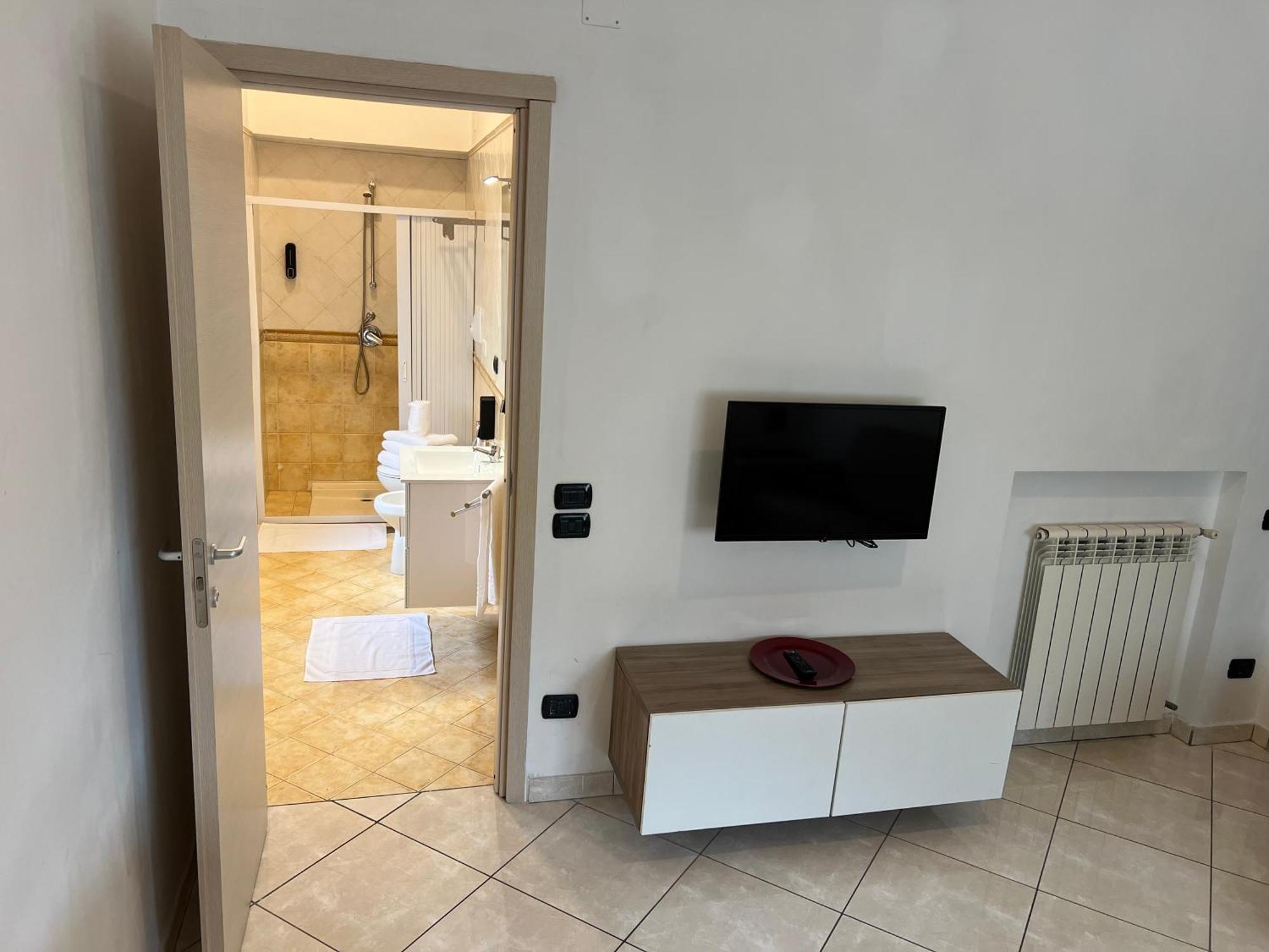 Tuanis Hotel Napoli Bagian luar foto