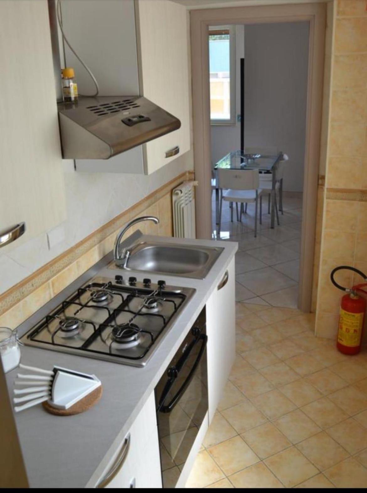 Tuanis Hotel Napoli Bagian luar foto